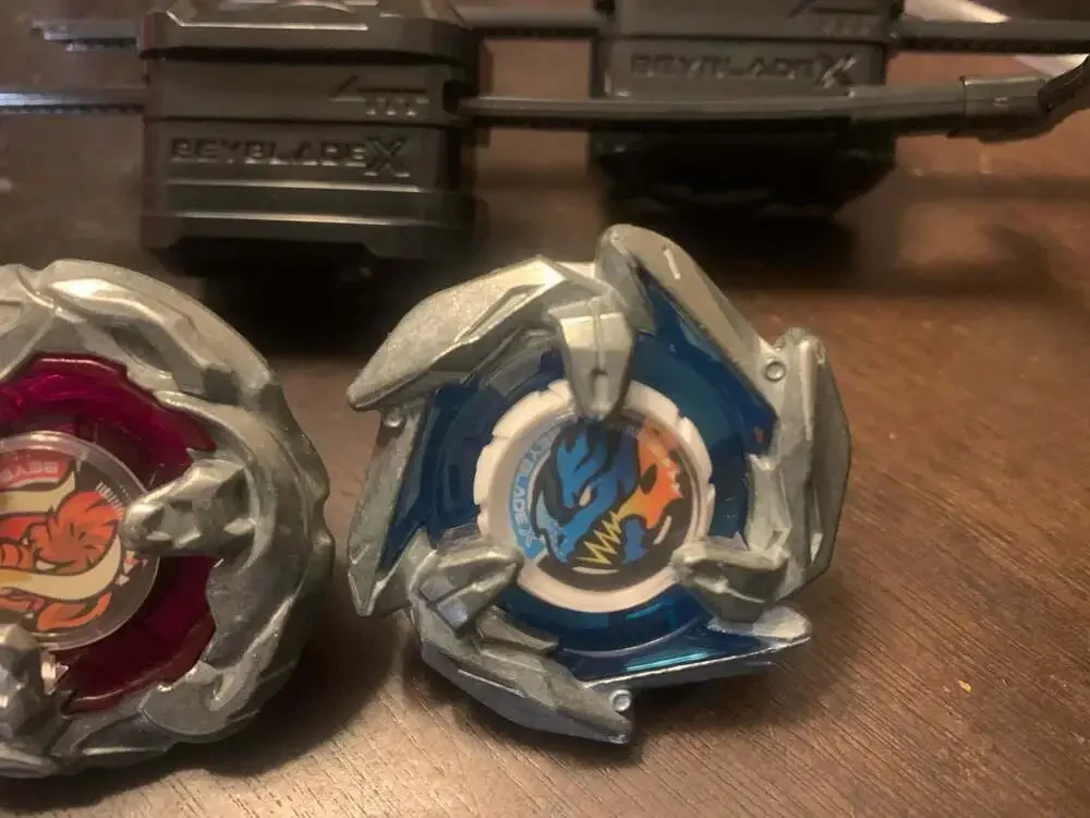 Beyblade X Xtreme Battle Set with Beystadium Arena 4-60R and 3-60T